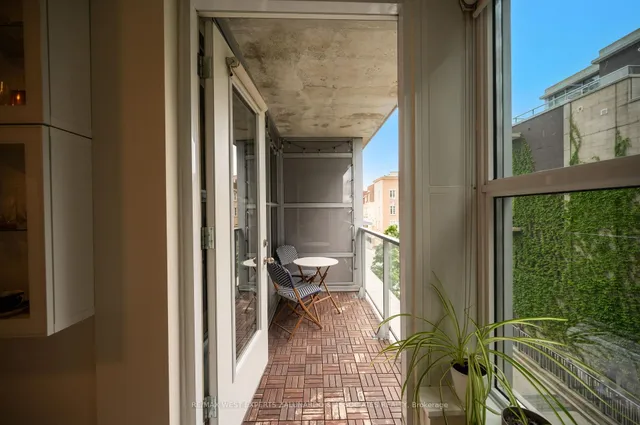 Additional image 29 of 59 East Liberty St Unit 315