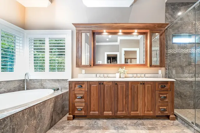 Additional image 20 of 253 Rossmore Blvd