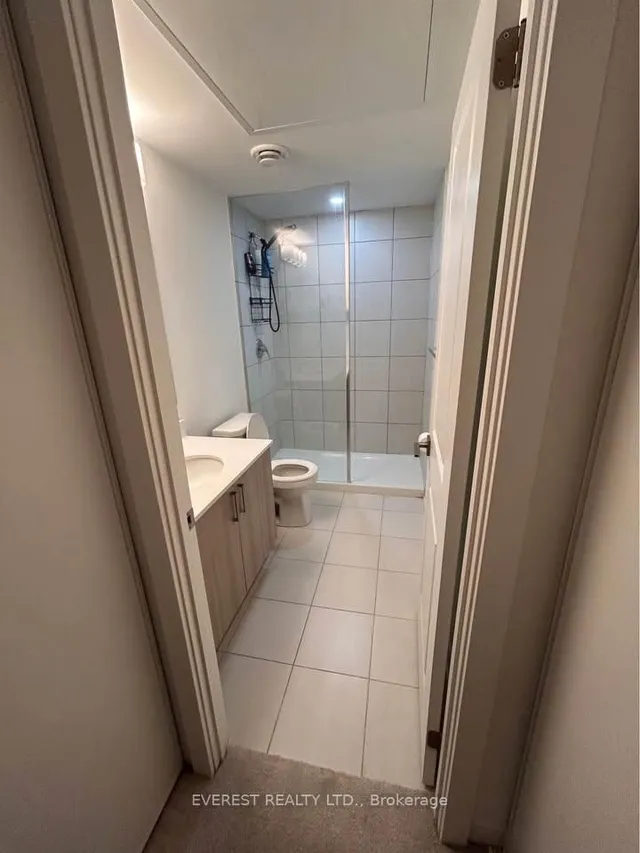 Additional image 7 of 4045 Hickory Dr Unit 13