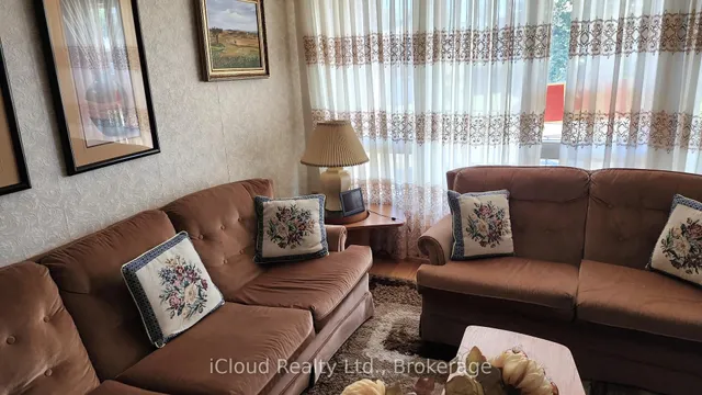 Additional image 4 of 214 Fairglen Ave