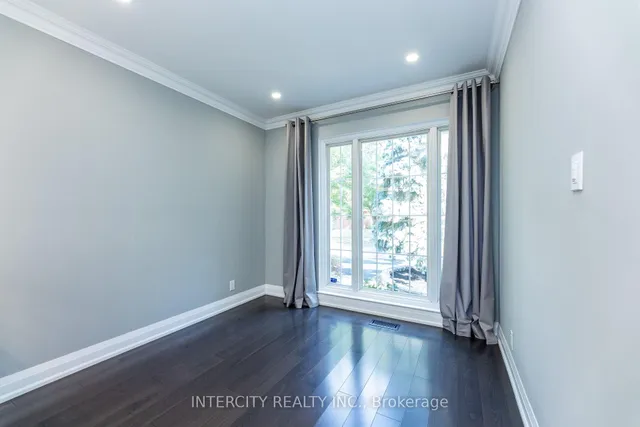 Additional image 13 of 19 Marowyne Dr