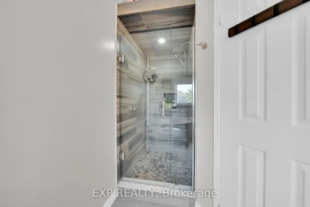 Additional image 25 of 5129 Lampman Ave