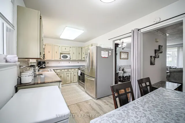 Additional image 6 of 24 Grovetree Pl