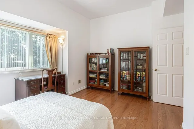 Additional image 17 of 250 Broadway Ave