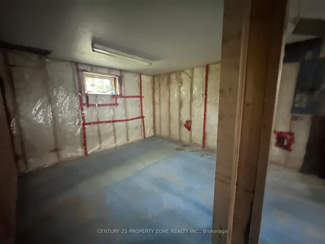 Additional image 13 of 237 Fernwood Cres