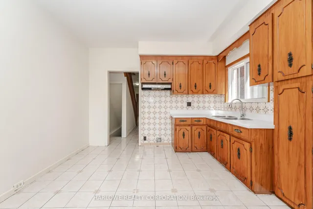 Additional image 11 of 1812 Dufferin St