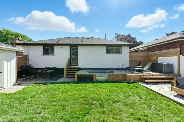 Additional image 41 of 30 Cloke Crt