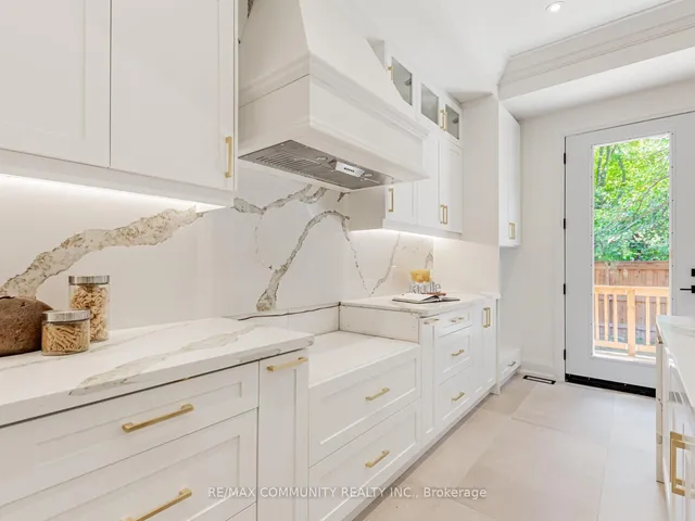 Additional image 11 of 43 Sugarbush Sq