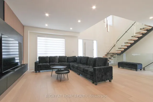 Additional image 6 of 584 WALKERS Line