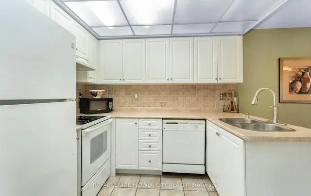 Additional image 20 of 41 Chipstead Ave