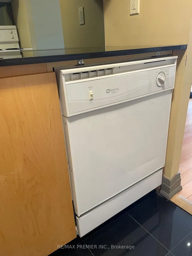 Additional image 10 of 2737 Keele St Unit 325