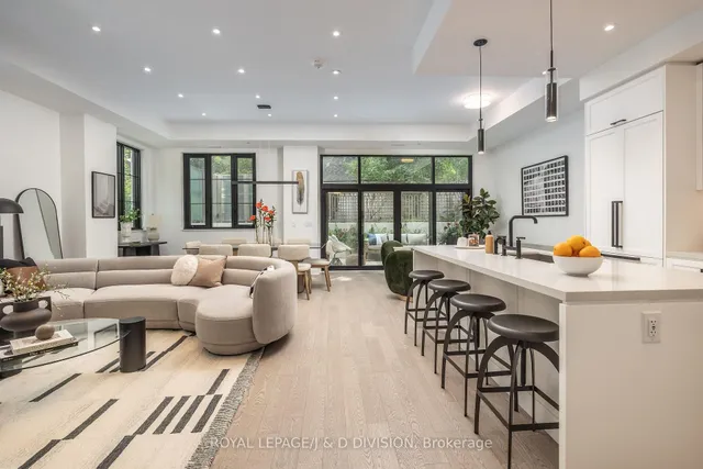 Additional image 2 of 1 Strathgowan Ave Unit TH4