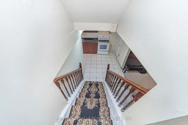 Additional image 33 of 17 Mainard Cres