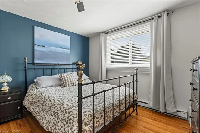 Additional image 17 of 992 Garth St