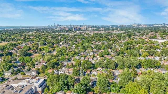 Additional image 36 of 36 Vanbrugh Ave