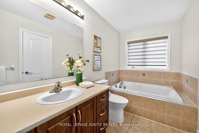 Additional image 28 of 24 Micarta Ave