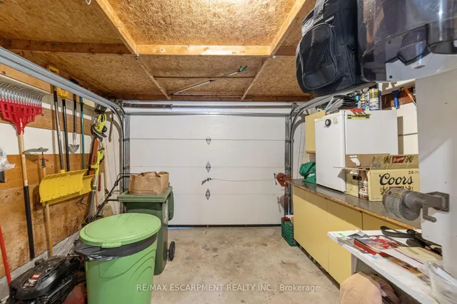 Additional image 32 of 47 Leaway Ave