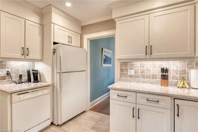 Additional image 14 of 33 East 12th St