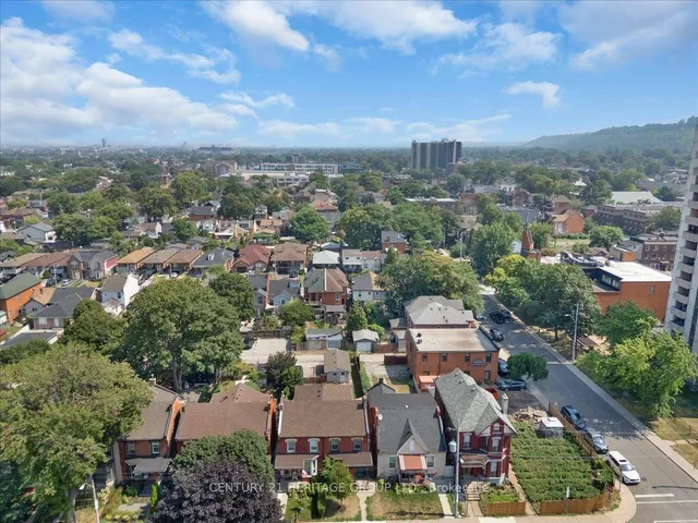 Additional image 48 of 40 Emerald St