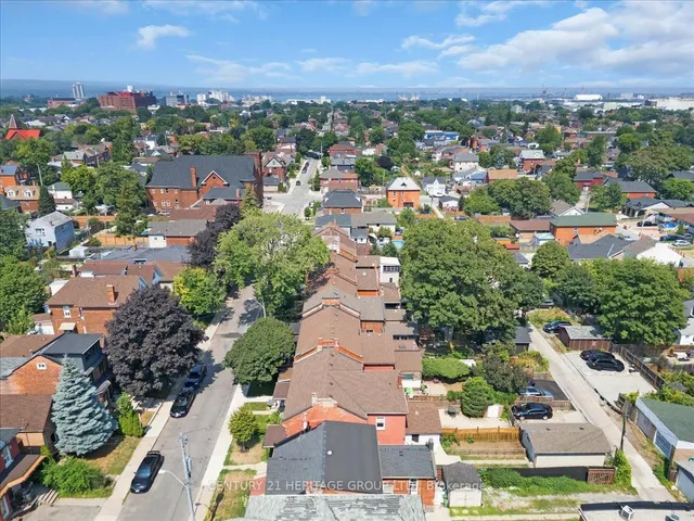 Additional image 49 of 40 Emerald St