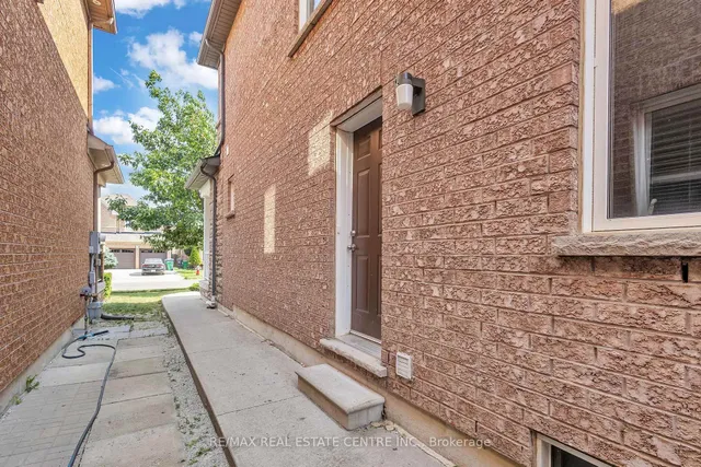 Additional image 31 of 30 El Camino Way