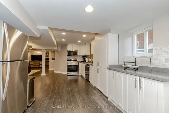 Additional image 42 of 32 Masters Green Cres