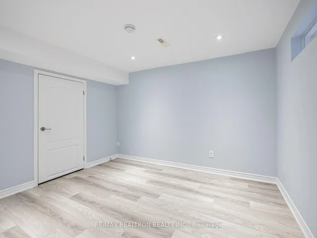 Additional image 27 of 32 Thatcher Crt