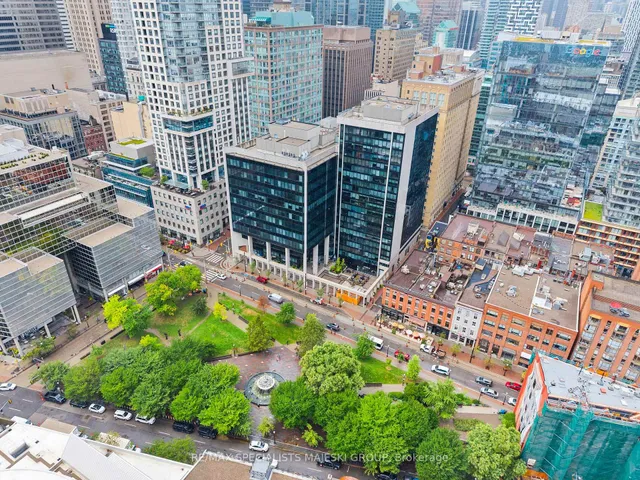 30 Wellington St Unit 1005