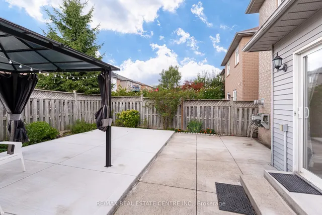 Additional image 40 of 18 Richwood Cres