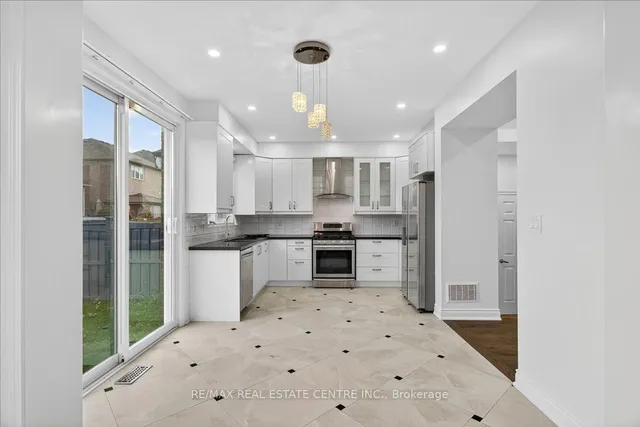 Additional image 7 of 980 Clark Blvd