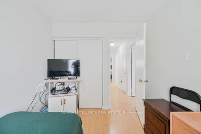Additional image 32 of 80 Wickstead Crt