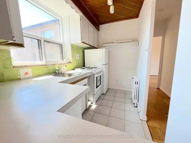 Additional image 4 of 2000 Bloor St Unit 315