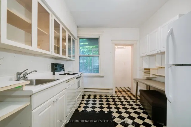 Additional image 10 of 382 Spadina Rd