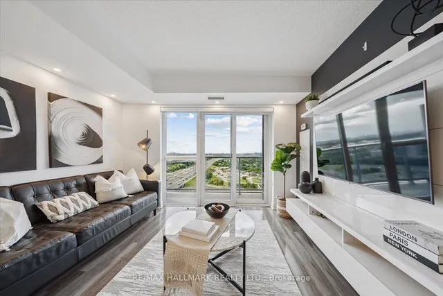 Additional image 33 of 125 Village Green Sq Unit 3006