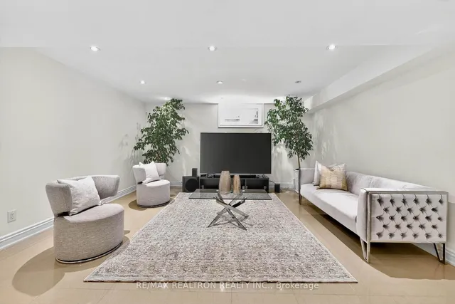 Additional image 40 of 63 Reidmount Ave