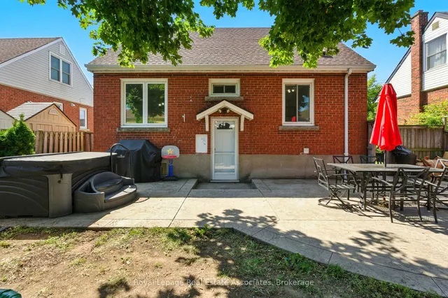 Additional image 40 of 7 Deer Ave