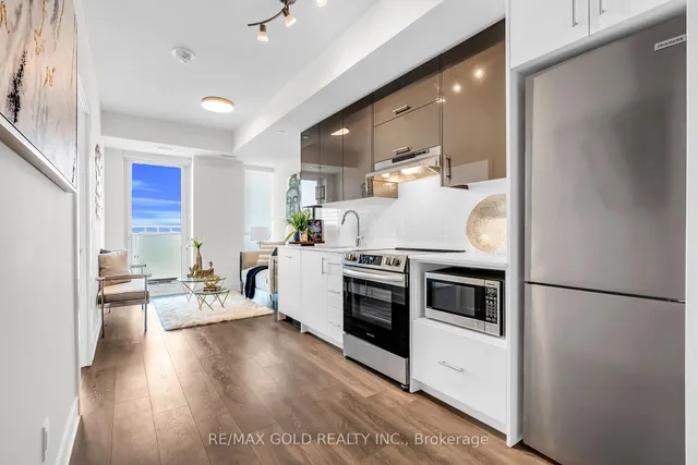 Additional image 4 of 188 FAIRVIEW MALL Dr Unit 2101