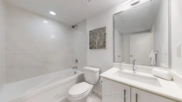 Additional image 23 of 58 Orchard View Blvd Unit 705