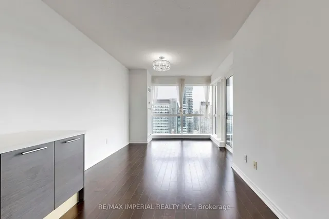 Additional image 21 of 386 Yonge St Unit 4801