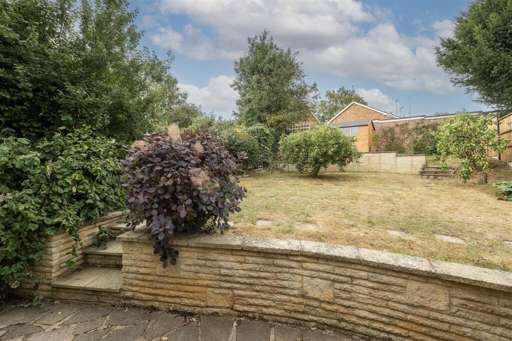 Additional image 11 of Field Close, Harpenden