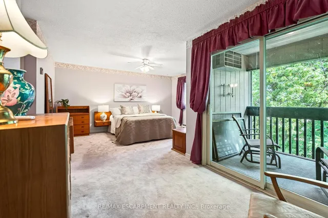 Additional image 26 of 1552 Kerns Rd Unit 4