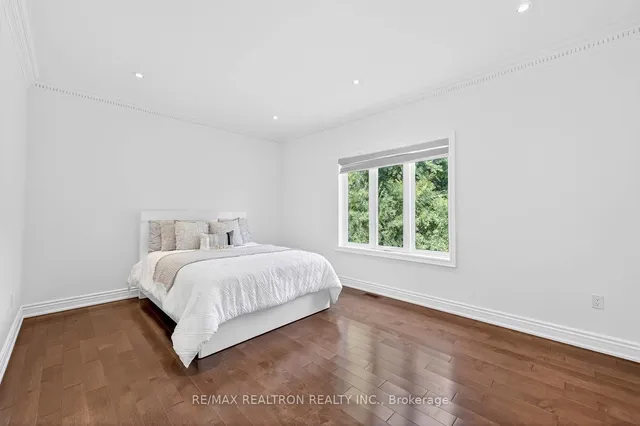 Additional image 27 of 63 Reidmount Ave