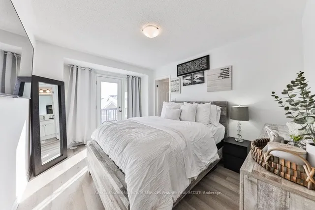 Additional image 18 of 1841 Thames Circ