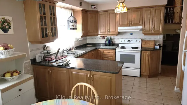 Additional image 7 of 214 Fairglen Ave