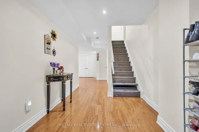 Additional image 32 of 30 El Camino Way