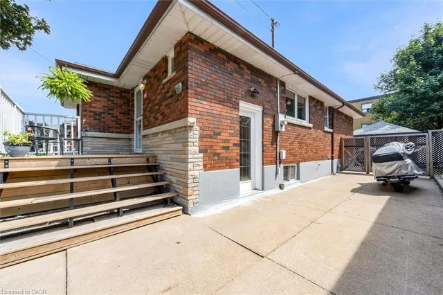 Additional image 3 of 331 East 42nd St