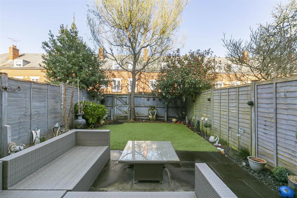 Additional image 16 of Beningfield Drive, London Colney, St. Albans