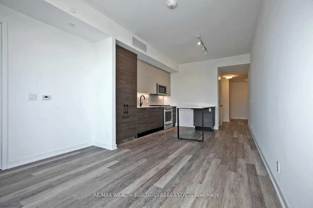 Additional image 3 of 2118 Bloor St Unit 511