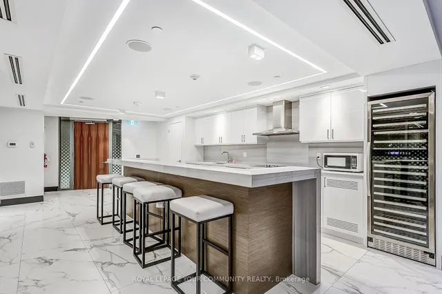 Additional image 24 of 15 Queens Quay St Unit 1808