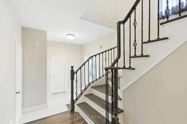 Additional image 18 of 1233 Lamont Cres